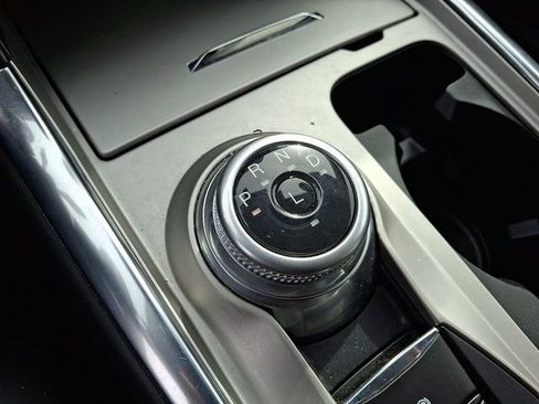 Used 2022 Ford Explorer XLT w/ Equipment Group 202A image 17