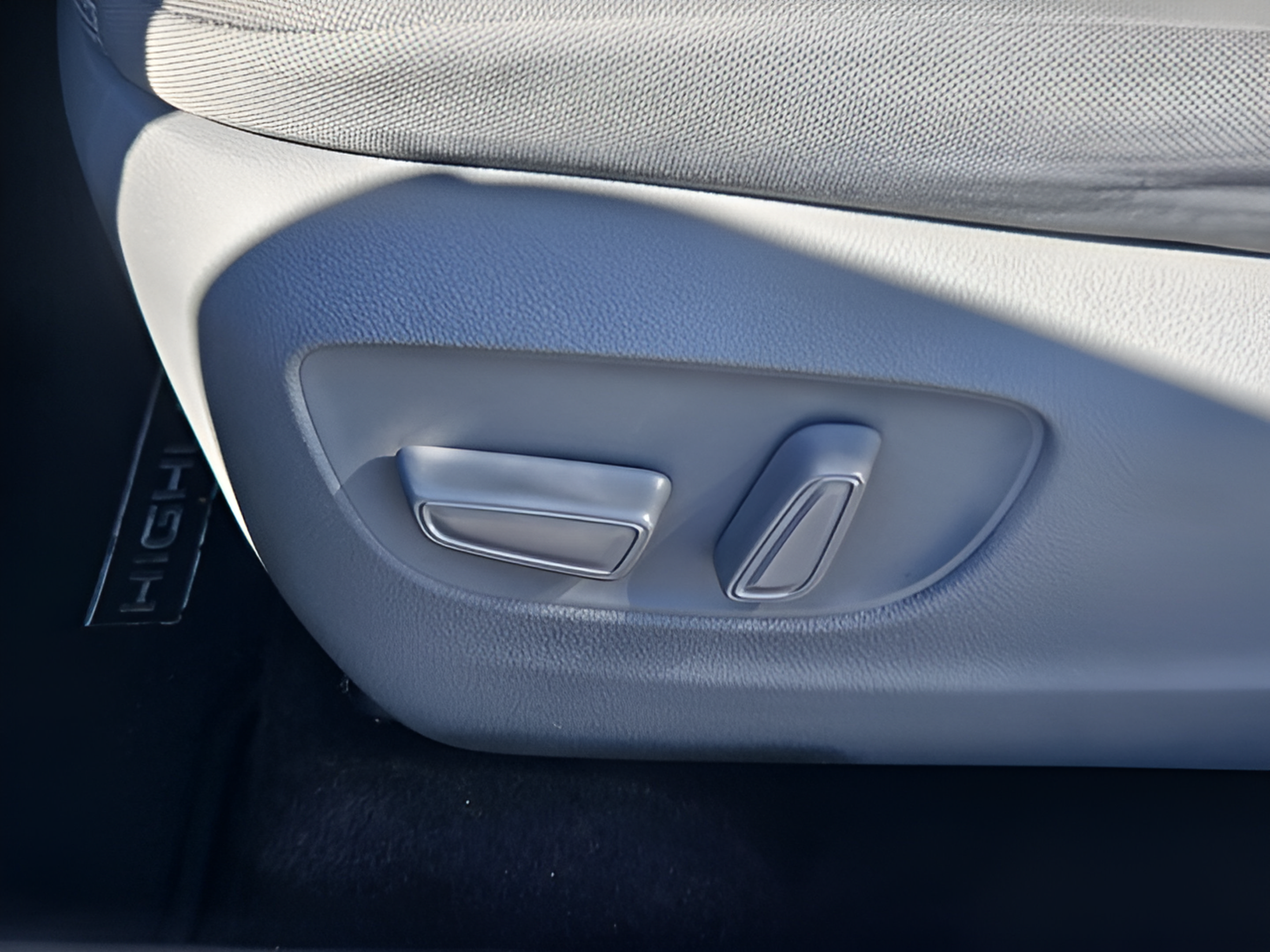 Certified 2020 Toyota Highlander L AWD/4WD image 14
