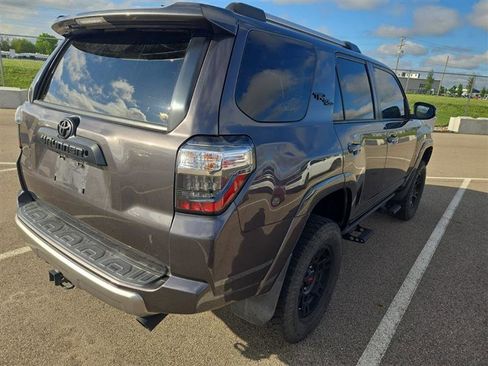 Used 2018 Toyota 4Runner TRD Off-Road Premium AWD/4WD image 9