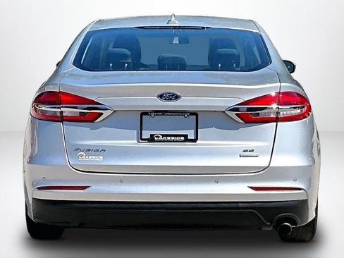 Used 2019 Ford Fusion SE FWD image 6