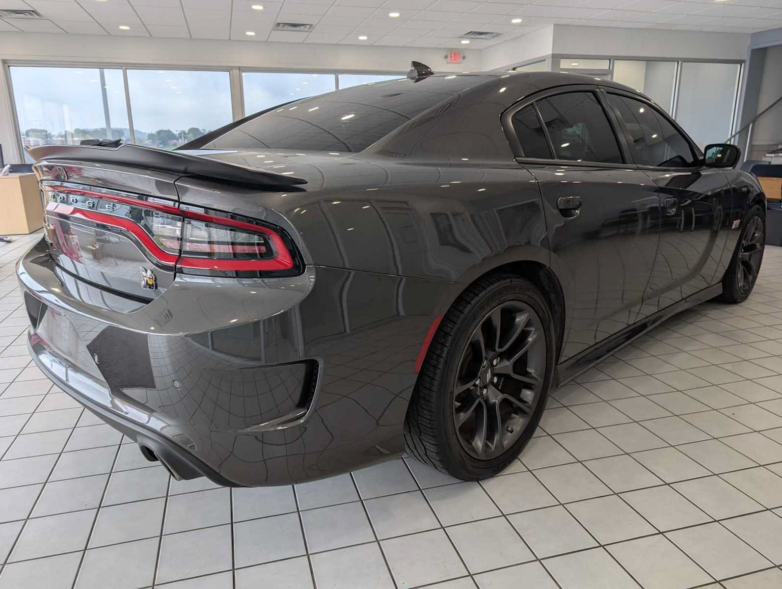Used 2022 Dodge Charger Scat Pack RWD image 9