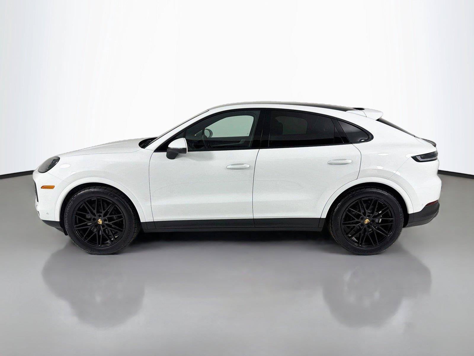 Certified 2024 Porsche Cayenne Coupe AWD/4WD image 2