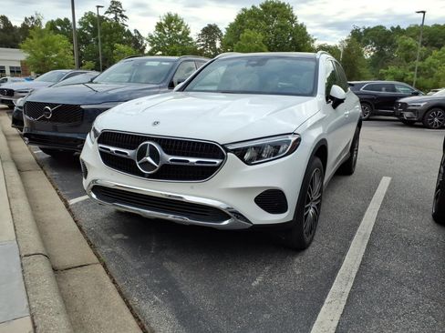 Used 2024 Mercedes-Benz GLC 300 4MATIC image 4