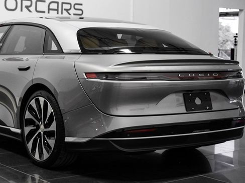 Used 2023 Lucid Air Grand Touring image 16