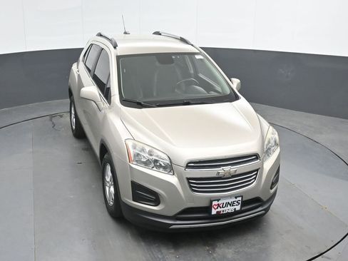Used 2016 Chevrolet Trax LT w/ LT Convenience Package FWD image 26