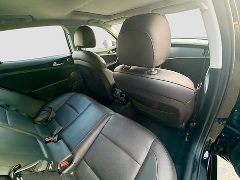 Used 2018 Kia Stinger Premium image 30