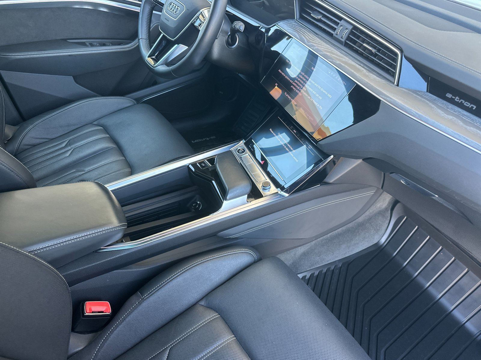 Used 2023 Audi e-tron Chronos AWD/4WD image 16