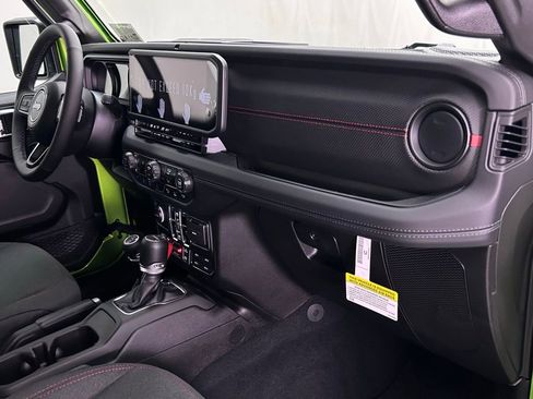 New 2025 Jeep Gladiator Rubicon w/ Safety Group image 23