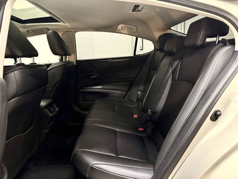 Used 2021 Lexus ES 300h w/ Accessory Package 2 FWD image 17