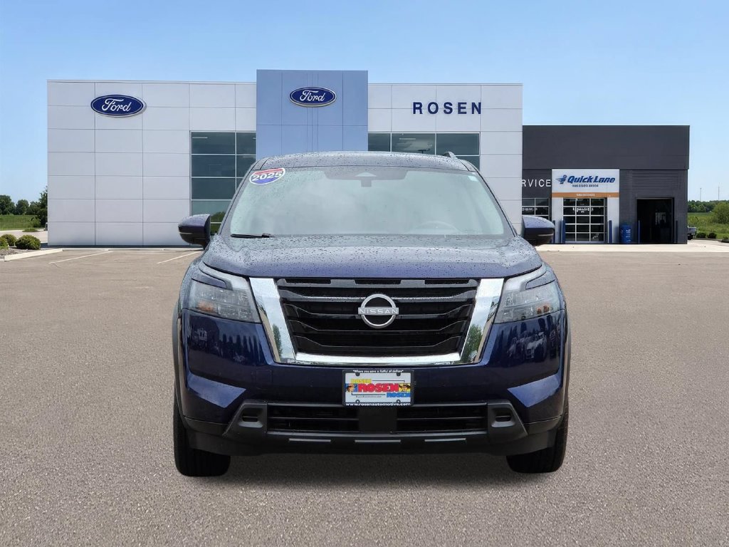 Used 2025 Nissan Pathfinder SV AWD/4WD image 8