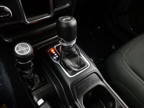 Used 2021 Jeep Wrangler Sport image 19