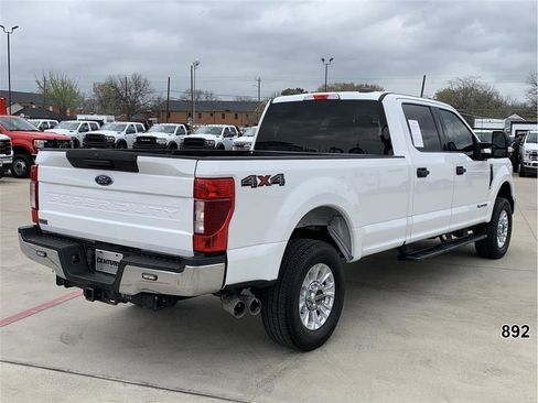 Used 2021 Ford F250 XLT image 2