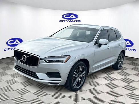 Used 2019 Volvo XC60 T5 Momentum w/ Multimedia Package AWD/4WD image 10