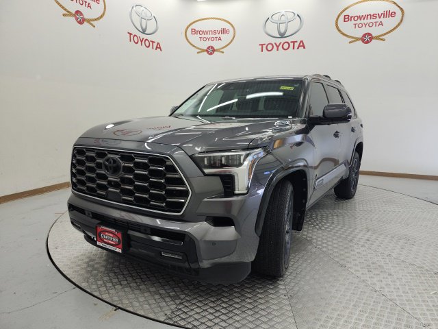Used 2025 Toyota Sequoia Platinum AWD/4WD image 2