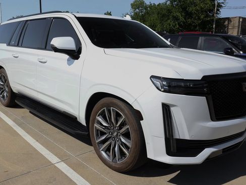 Used 2022 Cadillac Escalade ESV Sport w/ Touring Package AWD/4WD image 3