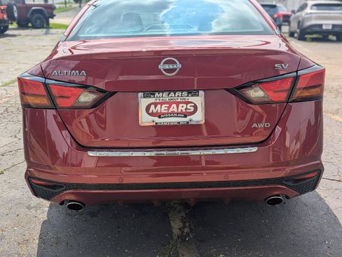 Used 2023 Nissan Altima 2.5 SV w/ SV Premium Package AWD/4WD image 7