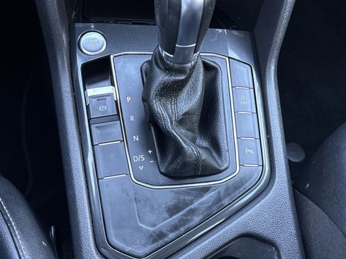 Used 2019 Volkswagen Tiguan SEL R-Line image 30