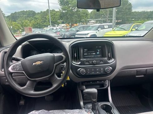 Used 2018 Chevrolet Colorado W/T w/ WT Convenience Package RWD image 9