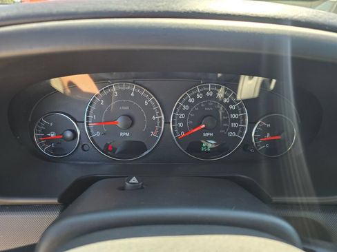 Used 2004 Chrysler Sebring LX FWD image 25