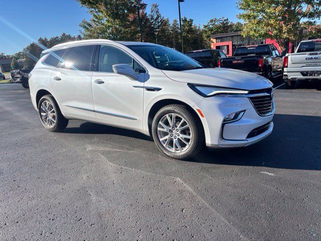Used 2023 Buick Enclave Premium w/ Experience Buick Package AWD/4WD image 4