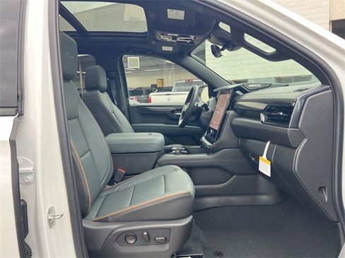 New 2026 GMC Yukon XL AT4 w/ AT4 Premium Package image 35