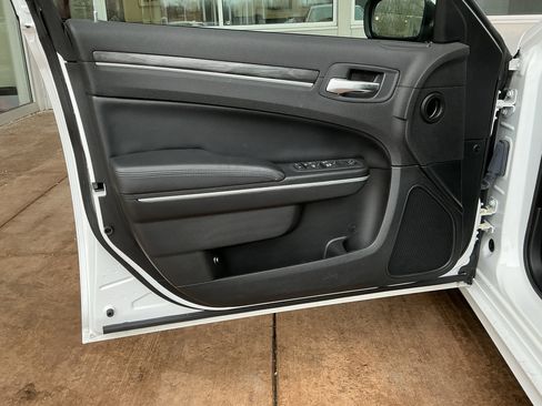 Used 2021 Chrysler 300 Touring L image 14