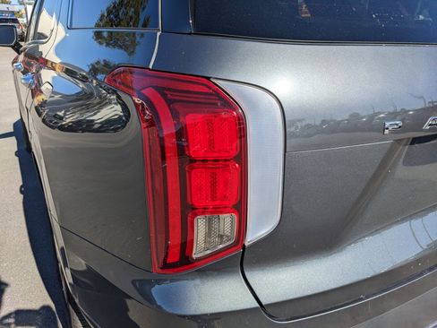 Used 2020 Hyundai Palisade Limited image 8