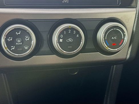 Used 2015 Subaru Crosstrek 2.0i Premium AWD/4WD image 17