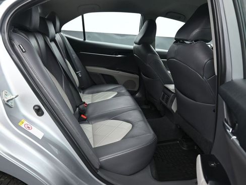 Used 2019 Toyota Camry XLE image 36