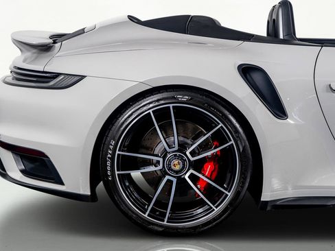 Used 2022 Porsche 911 Turbo image 9