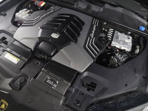 Used 2022 Lamborghini Urus image 31