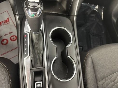 Used 2018 Chevrolet Equinox LT FWD image 36