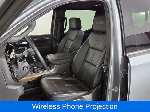 Used 2023 Chevrolet Silverado 1500 High Country w/ High Country Premium Package AWD/4WD image 15
