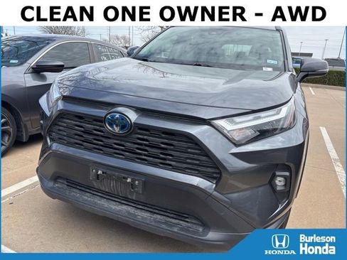 Used 2023 Toyota RAV4 XLE Premium image 2