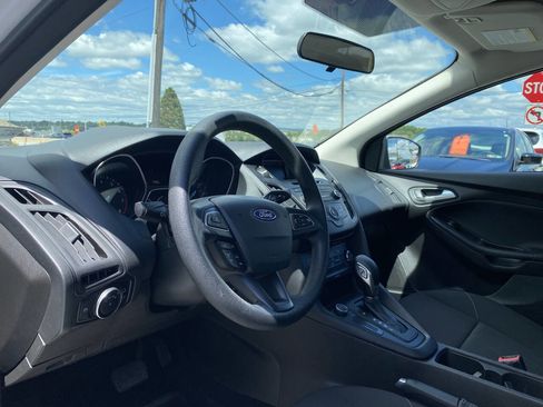 Used 2017 Ford Focus SE FWD image 11