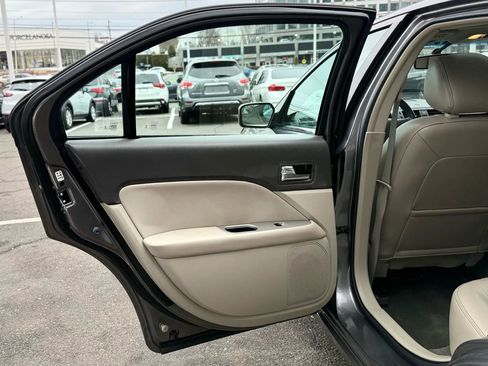 Used 2012 Ford Fusion SEL image 25