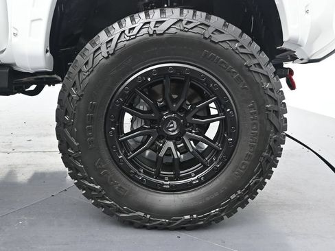Used 2022 Toyota Tacoma SR AWD/4WD image 6