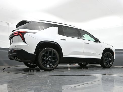 Used 2024 Chevrolet Traverse RS AWD/4WD image 41