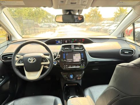 Used 2017 Toyota Prius Four FWD image 30