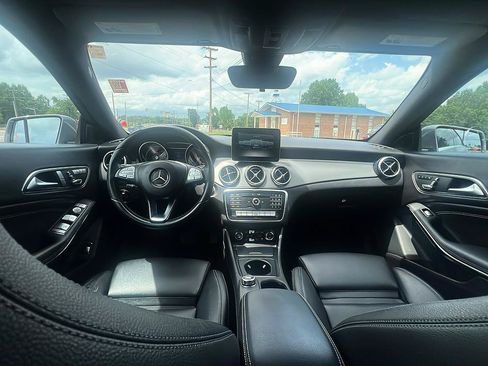 Used 2018 Mercedes-Benz CLA 250 image 11