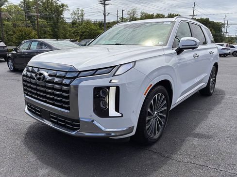 Used 2023 Hyundai Palisade Calligraphy w/ Cargo Package AWD/4WD image 3