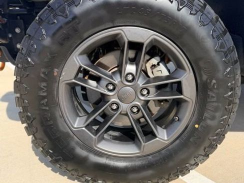 Used 2018 Jeep Wrangler Sport AWD/4WD image 14