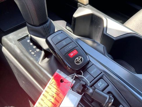 Used 2025 Toyota Camry LE FWD image 14