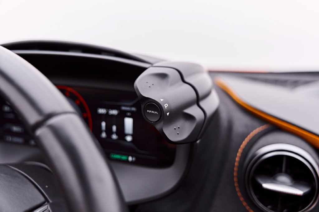Used 2025 McLaren 750S Spider RWD image 78