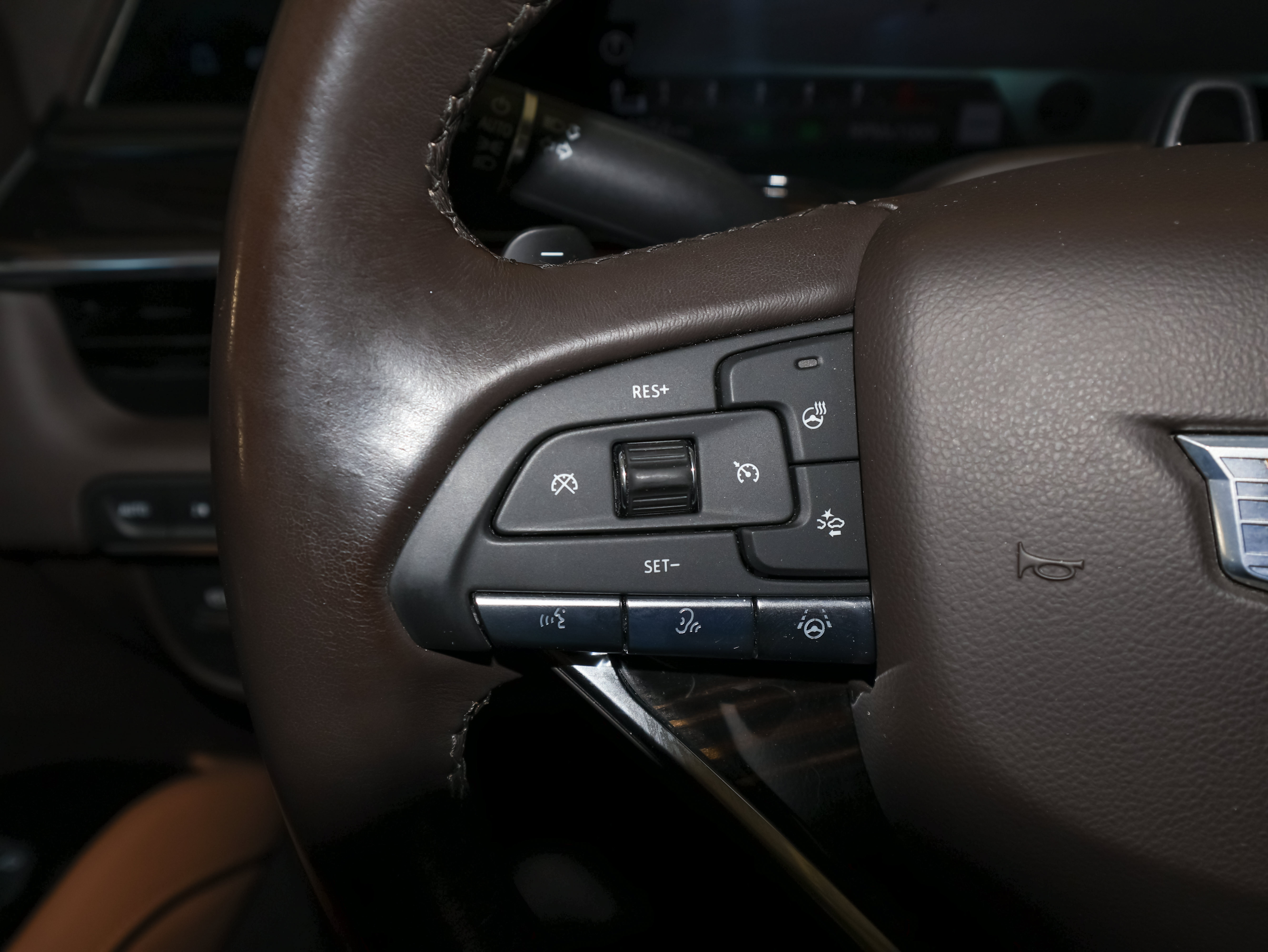 Used 2024 Cadillac Escalade Premium Luxury w/ Performance Package AWD/4WD image 46