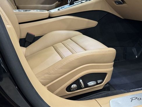Used 2020 Porsche Panamera 4 image 18