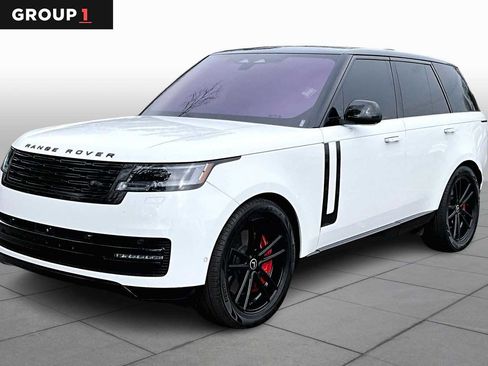Used 2023 Land Rover Range Rover SE image 1