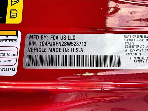 Used 2025 Jeep Wrangler Unlimited Rubicon AWD/4WD image 32