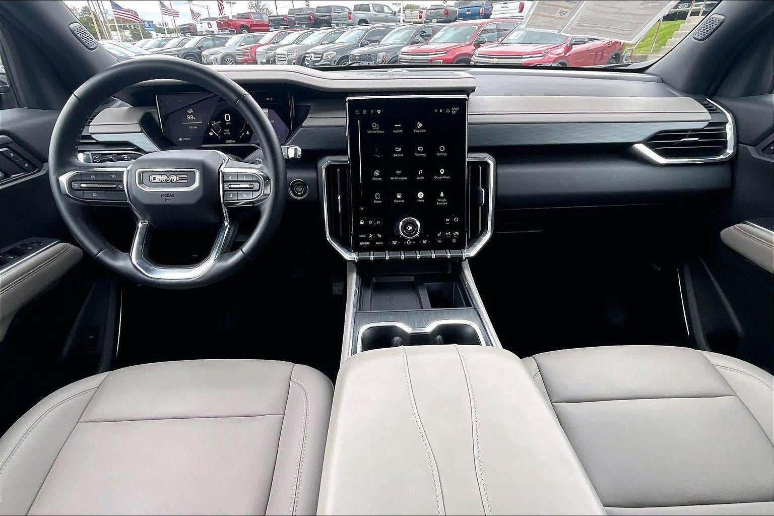 Used 2026 GMC Acadia Elevation w/ Elevation Premium Package FWD image 14