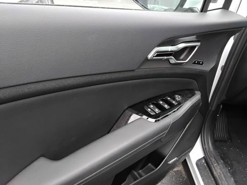 Used 2024 Kia Sportage SX image 11